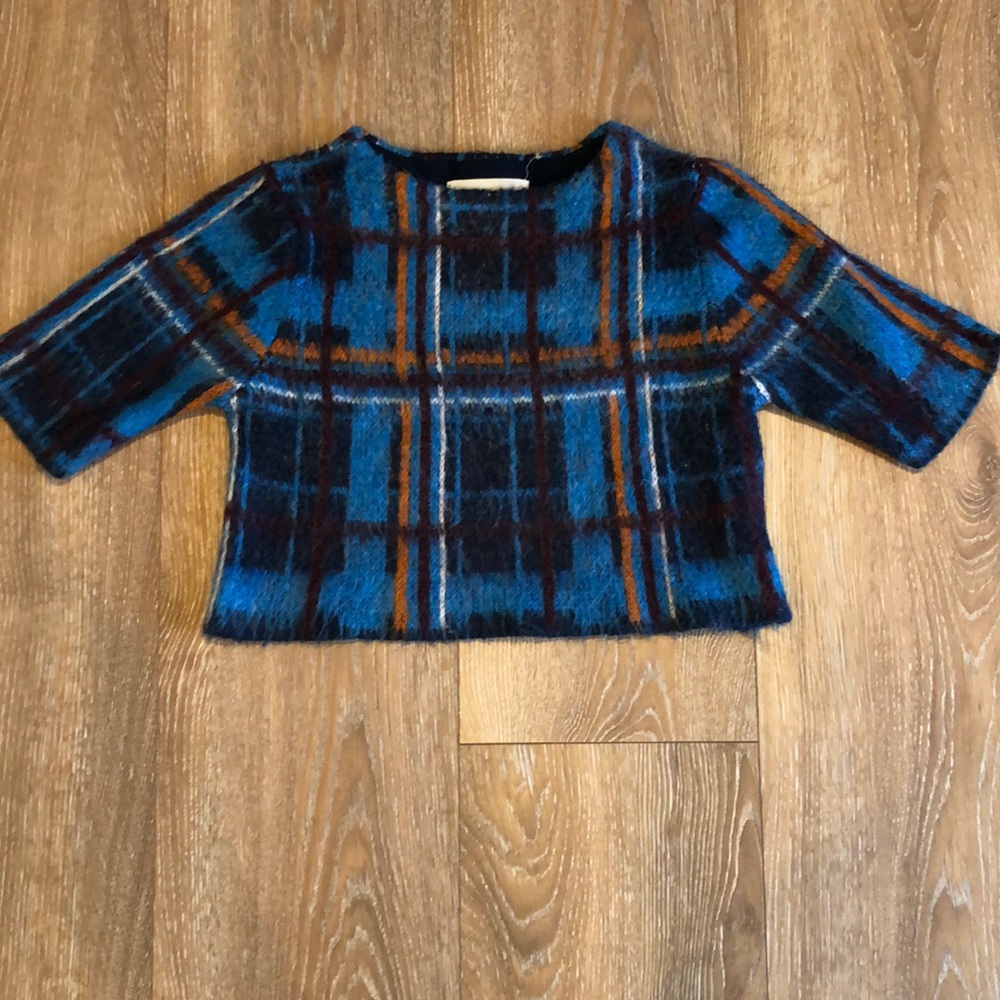 Vero Moda fluffy crop top. Size S.